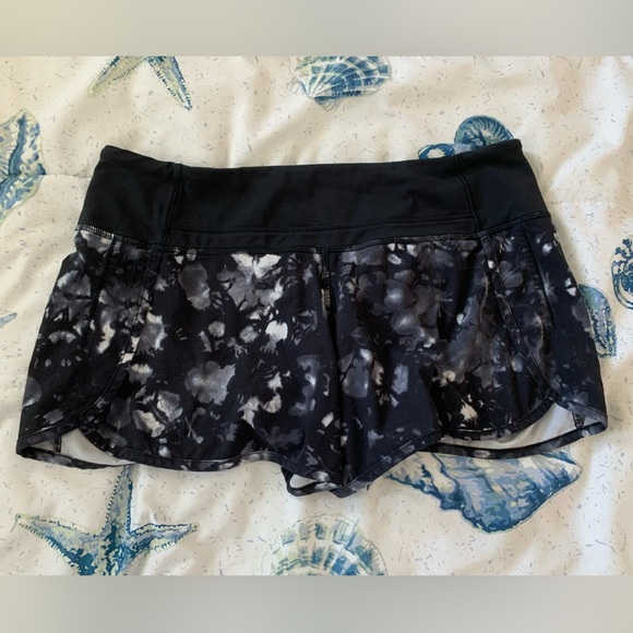 Lululemon Athletica Run Times Athletic Shorts size 8 - Picture 3 of 8